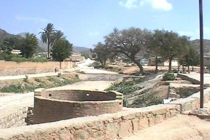 The road to Shifshifit, leading to the house of Hansu and Afworki.