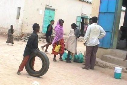 Street life in the traditional part of Barentu.