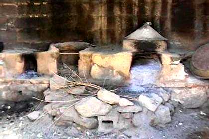 Traditional kitchen Elabered.