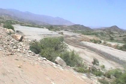 Riverbed crossing the road to Afabet and Nacfa.