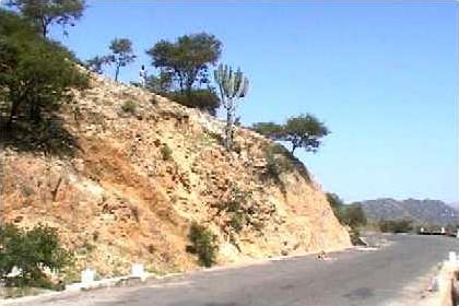 The road between Keren and Asmara.