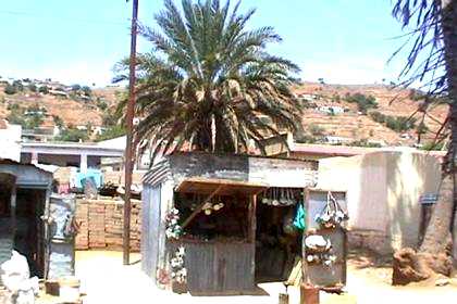 Little grocery shop in Ghinda.