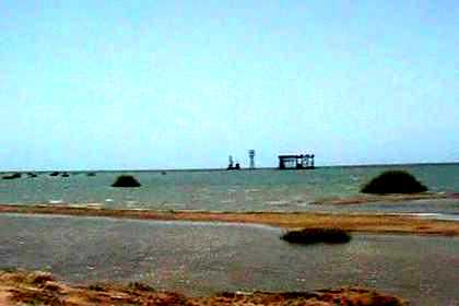 Former cableway connecting Assab salt panes with the port.