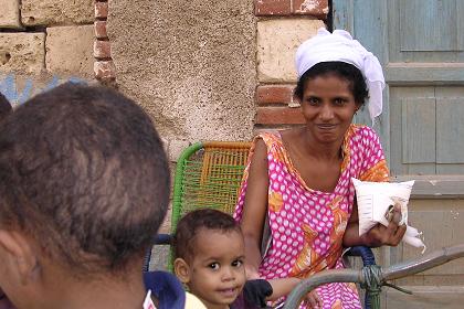 Se alena, se alena (picture us) - Massawa Eritrea.