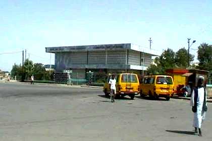 Taxi's waiting near the Sigalet Cinema Massawa.