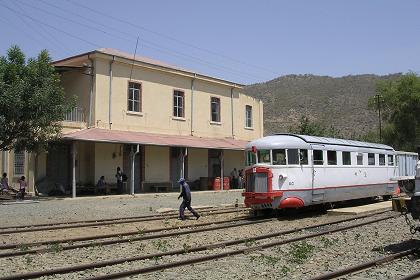 Littorina at the railway station in Ghinda.