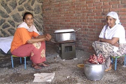 Women preparing lunch for the Asmara Palace residentional building.