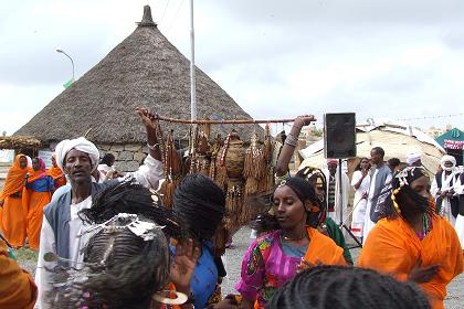 Dancing with the Tigre group  at the Zoba Anseba section  - Festival Eritrea 2006 - Expo Asmara Eritrea.