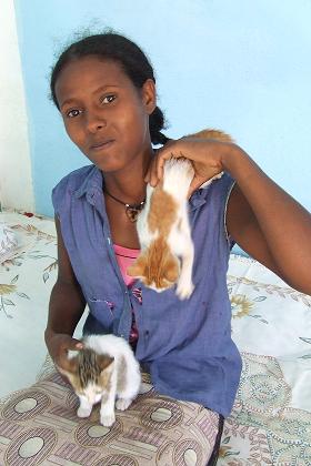 Walid and her cats - Muscha Eritrea.