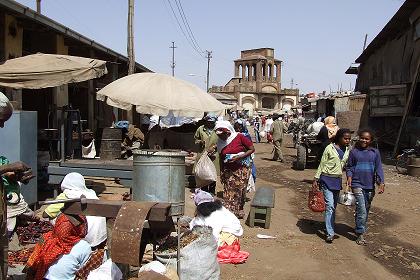 Stalls selling and processing chili peppers - Medeber market Asmara Eritrea.