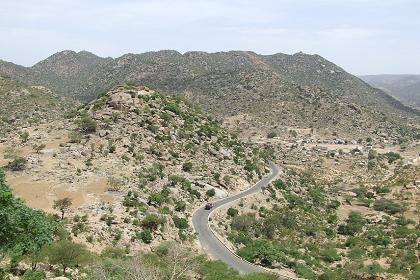 The road from Keren to Asmara.