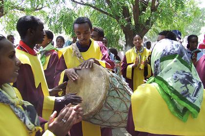 Singing religious songs - Festival of Mariam Dearit - Keren Eritrea.