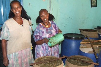 Tabotu & neighbor preparing the suwa for the wedding - Edaga Arbi Asmara Eritrea.