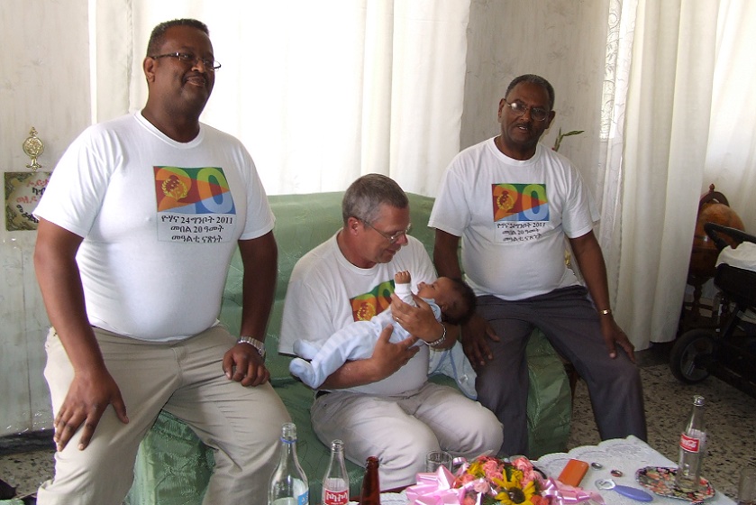 Dawit, Hans van der Splinter (& Aron) and Gebrehiwot - Asmara Eritrea.